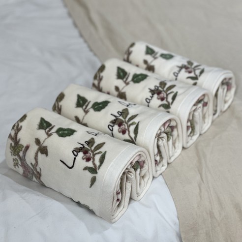 섬세함으로 일상을 물들이는 로라 애슐리 헤리티지 엘더우드 타올