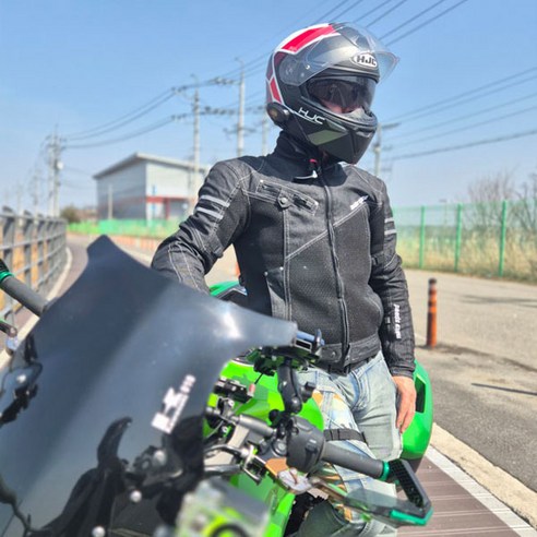 스타일과 안전, 시원함까지! Make Speed 흑청 데님 메쉬 자켓으로 완벽한 라이딩을 즐기세요.