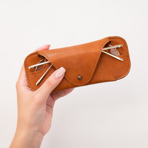 안경을 안전하고 세련되게 보관하는 제너핏의 국산 고급 안경집