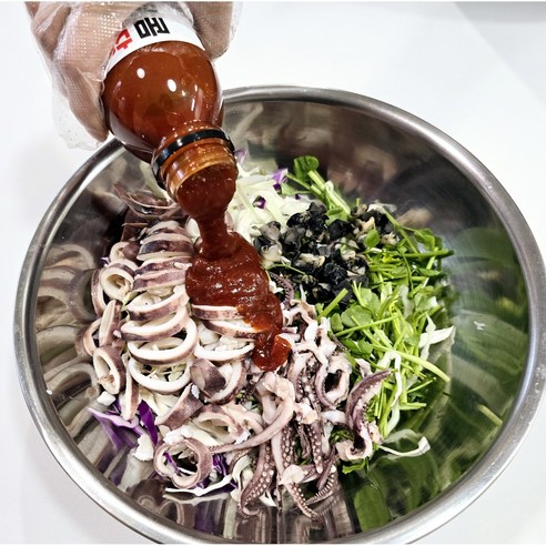 입안 가득 펼쳐지는 맛의 향연, 통큰수산 오징어 무침회 밀키트