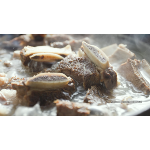 궁중의 맛을 집에서 편리하게 즐기는 김하진의 궁중 갈비수육탕