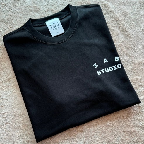 옷장 고민 끝! 아이앱 스튜디오 베이직 티셔츠 솔직 후기: 왜 다들 ‘아이앱, 아이앱’ 하는 걸까? iabstudio