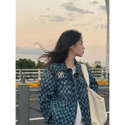 DFMEI.Denim jacket.봄여름 여성복 재킷-- 스타일리시한 자수 루즈핏 워싱 데님 코트
