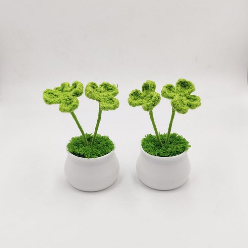 행운을 곁에 두세요: 시들지 않는 네잎클로버, 털실 화분에 피어나다