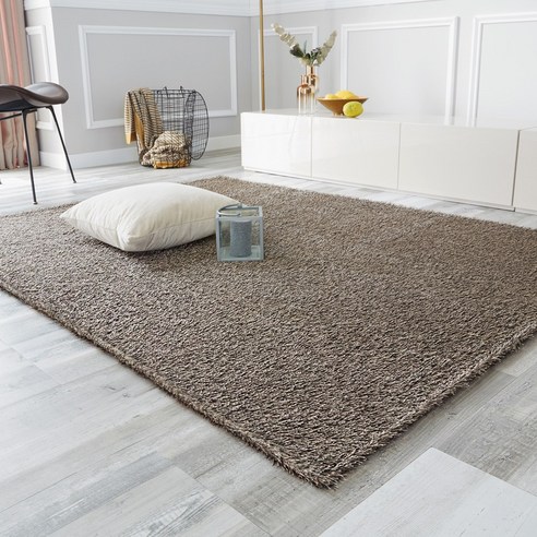 포근함과 스타일을 동시에 갖춘 특대형 샤기 카페트