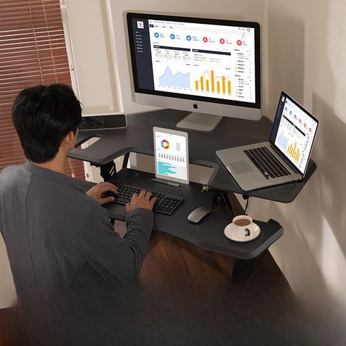 주식 거래자와 차트 분석가를 위한 최고의 책상 모니터 거치대