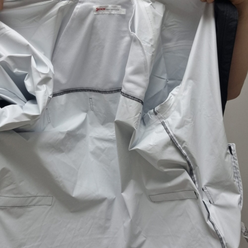 날씨 걱정 없이 쾌적한 라운딩, 스릭슨 바람막이 우비 자켓 하나로 끝!