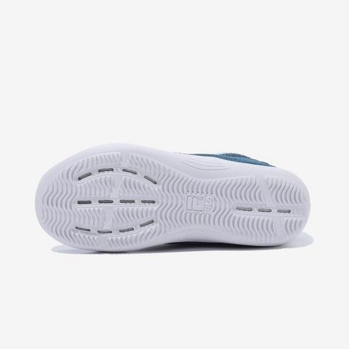 여름 물놀이와 데일리룩을 책임지는 휠라키즈 아쿠아 타임 KD