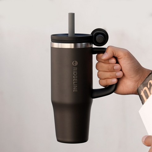 실용성을 갖춘 대용량 텀블러