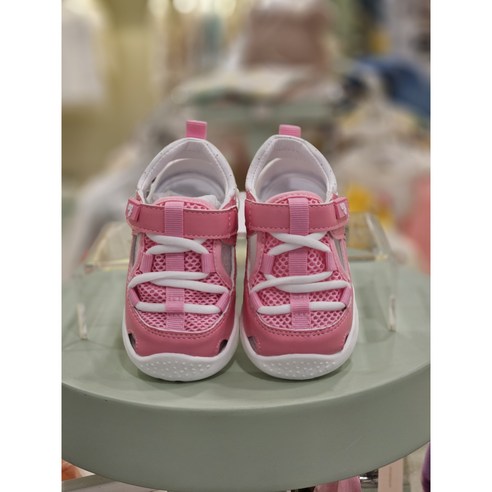 아장아장 첫 걸음, 사랑스러운 발걸음을 위한 아가방 지토샌들운동화 아가방샌들