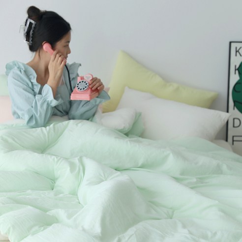 고급스러운 디자인과 부드러운 촉감으로 수면의 질을 높여주는 베이직톤 크레용 세미워싱 옥수수솜 사계절 이불