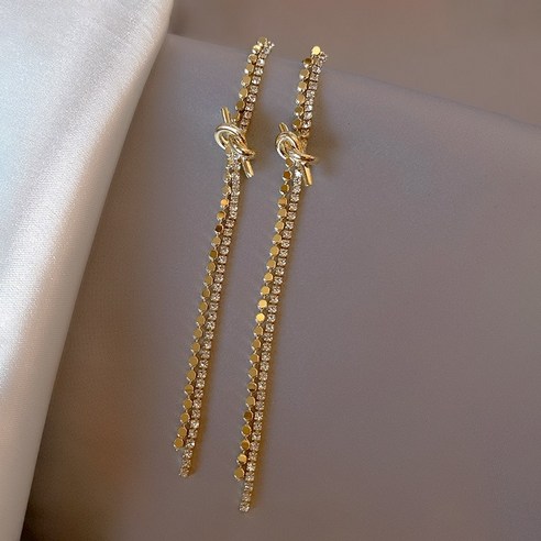 YANG 플래시 다이아몬드 체인 925 실버 바늘 귀걸이 새로운 패션 틈새 디자인 매듭 귀걸이 차가운 바람 귀걸이