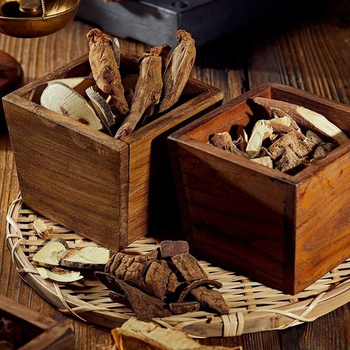 건강과 웰빙을 향상시키는 천담온 홍삼 담은 흑염소진액 엑기스