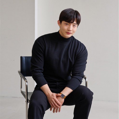 어깨넓어 보이는 남자를 위한 완벽한 티셔츠