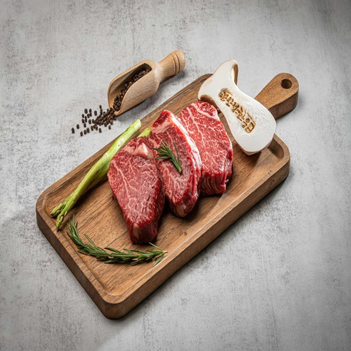 프리미엄 한우의 품격, 관산성한우 워터에이징 한우 안심