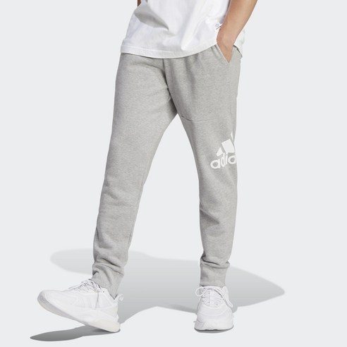 아디다스 ADIDAS 에센셜 프렌치 테리 테이퍼드 커프 로고 팬츠 HA4345