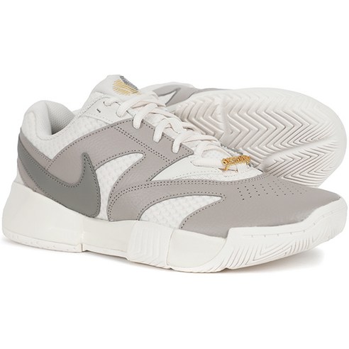 데일리룩 완성, 발 편한 나이키 코트 라이트 4!