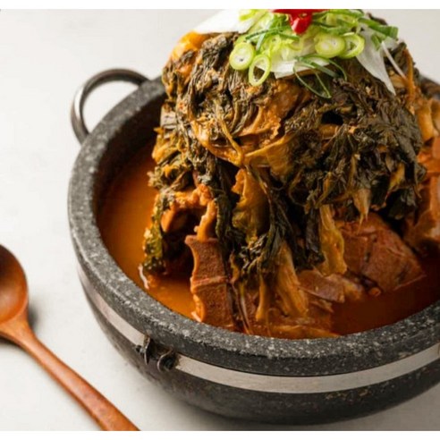 부드럽고 담백한 맛의 박준기감자탕 한돈1+등급 우거지감자탕