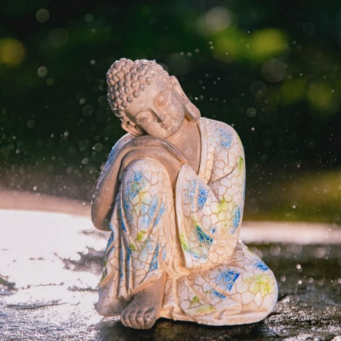 오늘 밤, 당신의 꿈속 정원을 밝혀줄 비밀: 잠자는 부처님 조각상