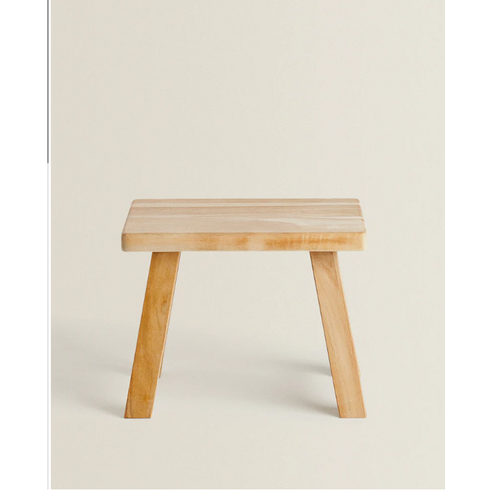 공간에 스며드는 우아한 블랙, 자라홈 스툴이 선사하는 깊은 매력