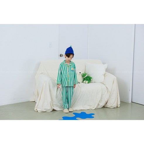 사랑스러운 아이에게 꿈결처럼 포근한 밤을 선물하는 P패치도그 체크 파자마