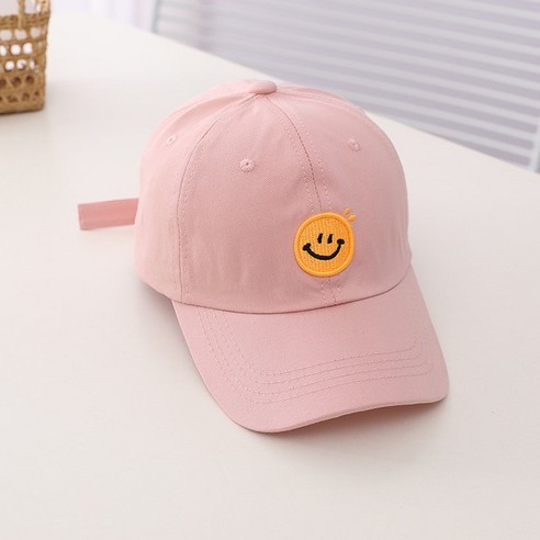 아이들의 봄날을 더욱 밝게 물들이는 네온 스마일 캡모자