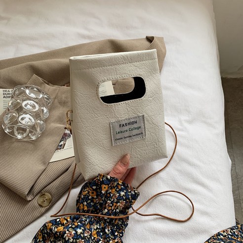 새로운 질감 Xiaozhong 가방 새로운 패션 디자인 가방 서유럽 숄더 메신저 가방
