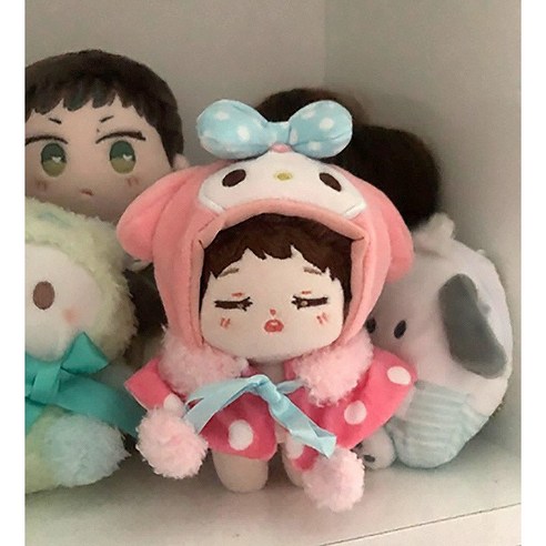 산리오 인형의 매력을 더하는 귀여운 코스튬 케이프