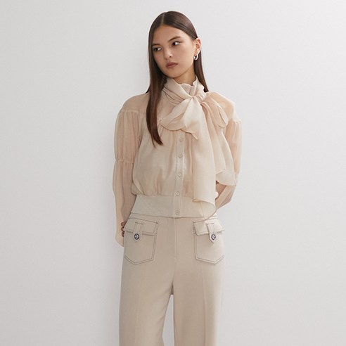 [에고이스트] EN4WB160 탈부 타이 크랍 볼륨 블라우스 (22년 겨울)