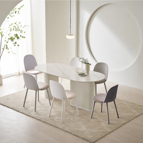 아름다운 디자인과 견고한 내구성으로 완성하는 특별한 다이닝 공간