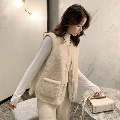 블리랑이 베이직 여성 후리스 양털 뽀글이 지퍼 조끼는 겨울철에 추천하는 따뜻하고 스타일리시한 상품입니다.