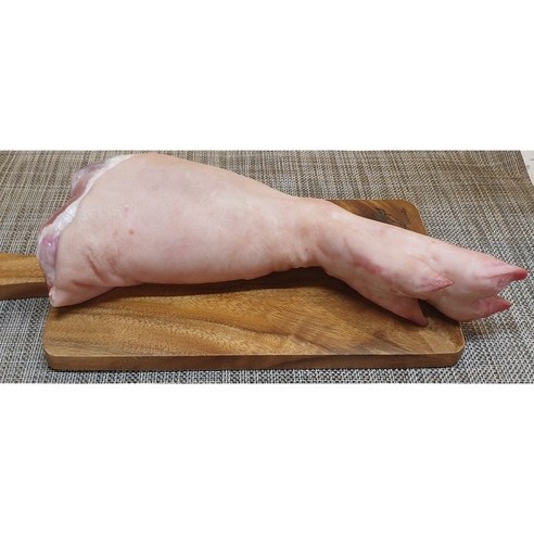 국내산 한돈의 진가를 느낄 수 있는 착한정육점의 통족 절단족