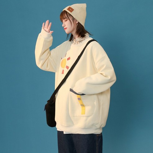 여성 우유 옐로우 스웨터 봄과 가을 얇은 트렌디 틈새 세련된 한국 스타일 느슨한 디자인 섹시한 우유 코트YJStore맨투맨/ 맨투맨 코트