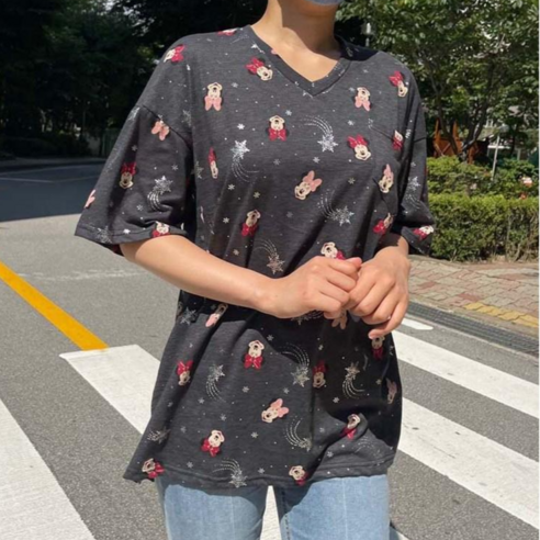 고퀄리티와 편안함의 완벽 조화: 베러댓걸 여성용 빅사이즈 미키 브이넥 반팔 티셔츠