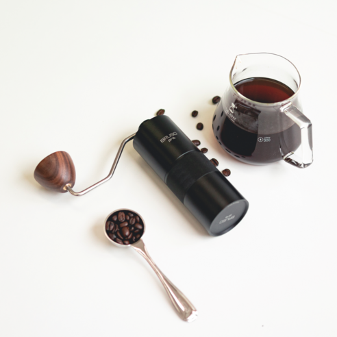 집이나 캠핑장에서 신선하게 분쇄한 향긋한 커피를 위한 최고의 선택