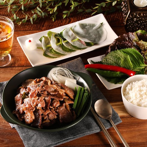 맛의 향연을 위한 신선한 오리불고기와 수제 양념의 완벽한 조화