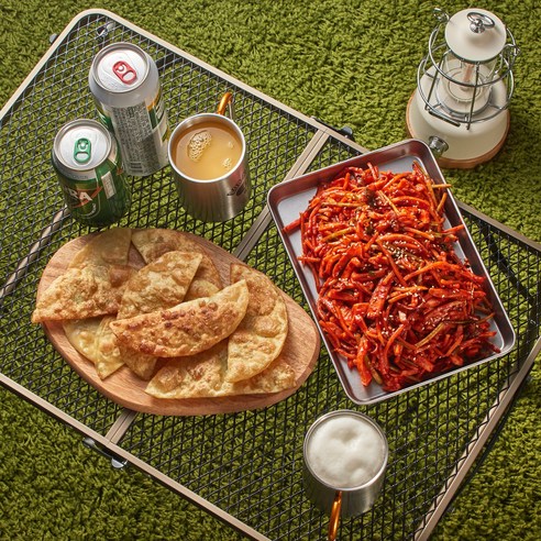 캠핑의 밤, 똘똘이 무침회 오징어 회무침으로 미식 경험을 더하다.