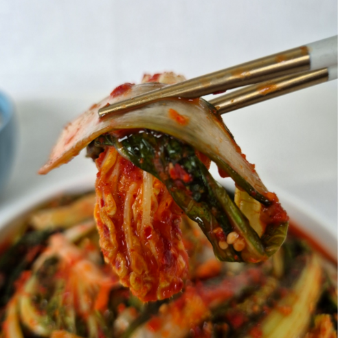 100% 국내산 갓 담근 얼갈이열무김치로 풍성한 밥상을!