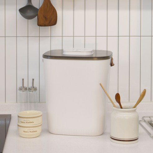 신선함을 지키는 진공 쌀통