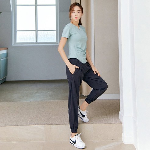 요가 의류 여성 정장 실행 봄과 여름 아침 실행 체육관 새로운 느슨한 대형 속건 의류 스포츠 정장 여성 S 녹색 반팔 + K 검은 바지 XL