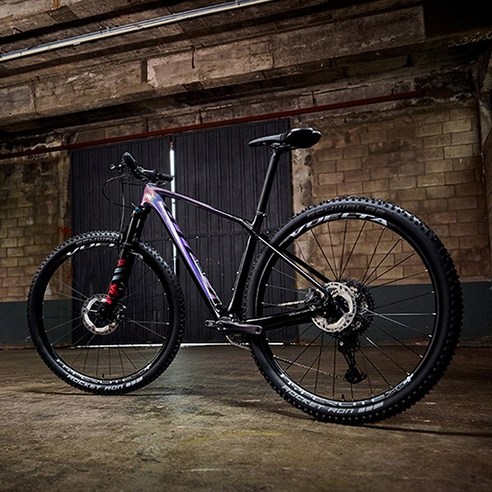 거친 지형을 정복하는 궁극의 오프로드 자전거