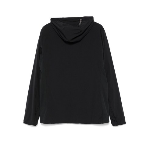 땀 많은 당신도 쾌적하게! 아크테릭스 아톰 SL 재킷으로 여름 아웃도어 활동을 즐기세요.