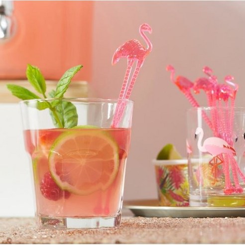 핫핑크 플라밍고 머들러로 당신의 일상에 낭만과 특별함을 더하세요.