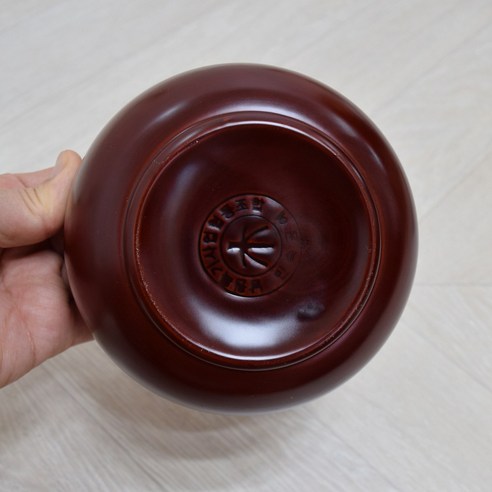 자연의 향기와 장인의 정신이 담긴, 소박한 아름다움과 실용성을 겸비한 오리목 주발세트