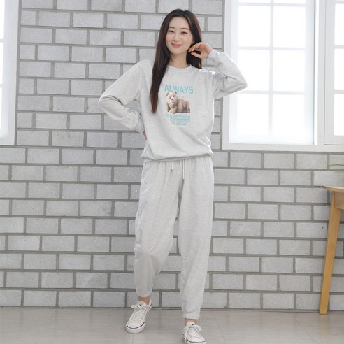 편안함과 스타일이 완벽하게 조화된 베어 맨투맨 상하세트
