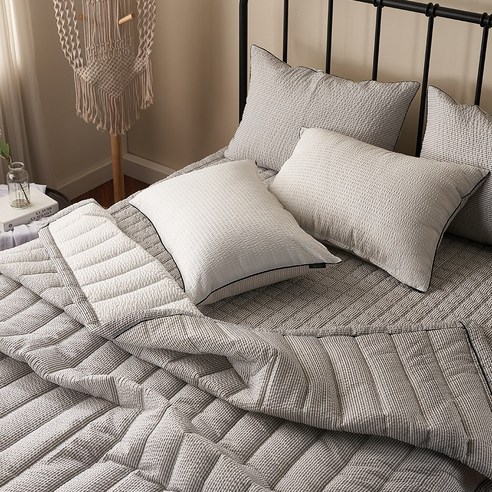 편안함과 스타일이 어우러진 시원한 여름 밤의 필수품