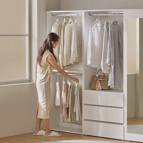 옷장 고민 끝! 깔끔한 드레스룸으로 변신하는 마법, 홈리 심플리 화이트 드레스룸 서랍형행거