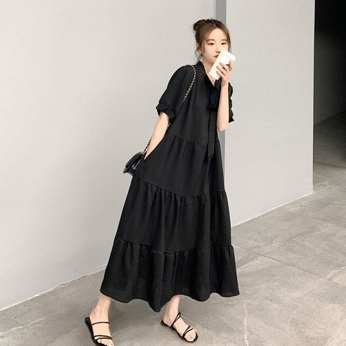 여성의 매력을 더하는 편안하고 세련된 원피스