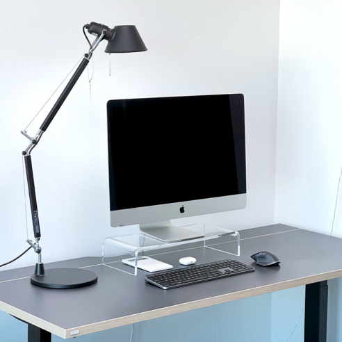 비컴피 아크릴 모니터 받침대: 책상 공간 정리와 안락함 향상