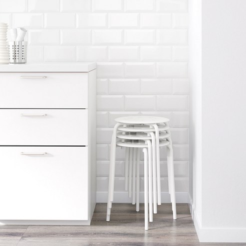 공간에 감성을 더하는 마법, 에이스샵 스툴 의자